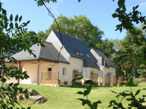 Beautiful holiday home with large garden in Brittany 1 km from the beach